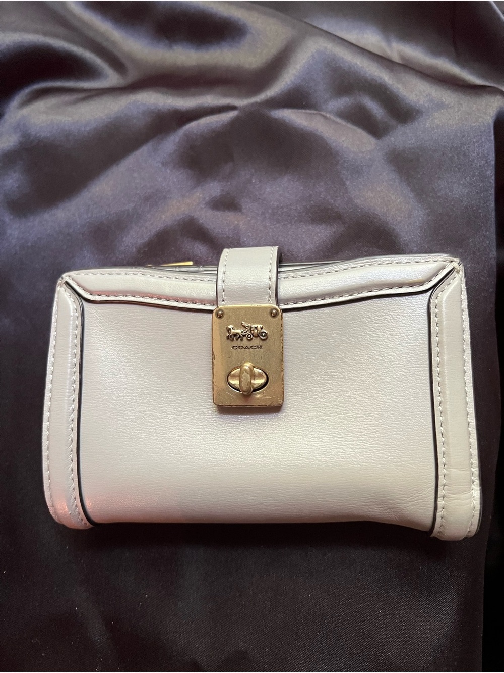 COACH Small Leather Turnlock Wallet in Light Cream with Gold Hardware